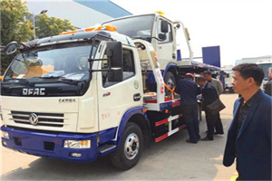 呼和浩特汽车道路救援拖车价格